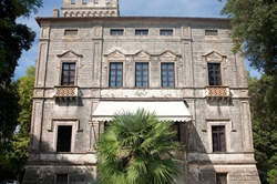 Cena con delitto location a Torre del Lago Lucca Toscana Villa Orlando